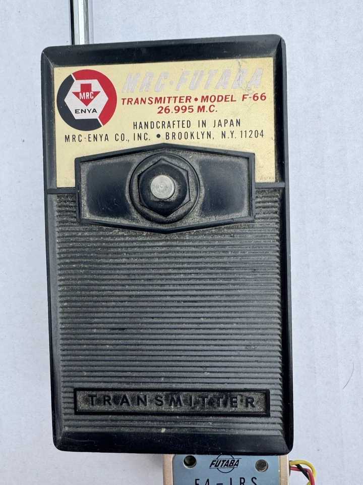 Sistema de escape de un solo canal MRC de colección TRANSMISOR Futaba MODELO F-66 CON RX Foto 2 de 4