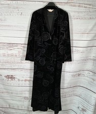 Women's Vintage Diamond Tea Black Velvet Robe w/shimmer SZ XS GREAT CONDITION