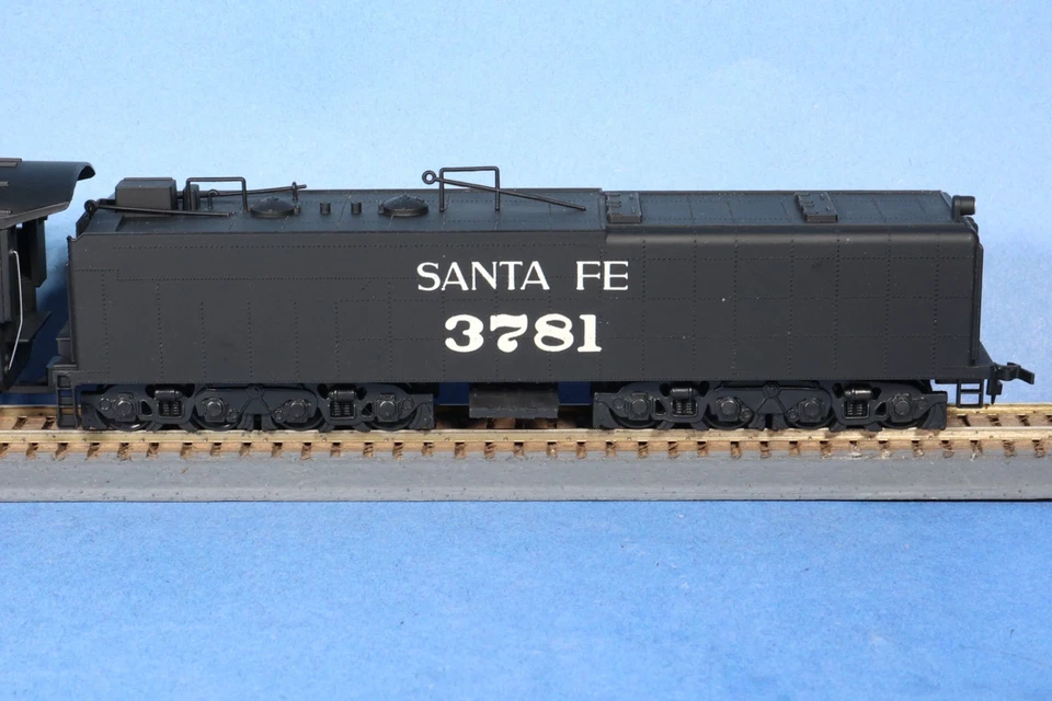 Bachman HO Gauge Santa Fe 4-8-4 Northern 3781 máquina de vapor y licitación / video Foto 3 de 4