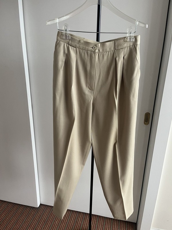 LIZ CLAIBORNE COLLECTION 100% Wool Pants Slacks Lined Beige Pleated Tapered 8P