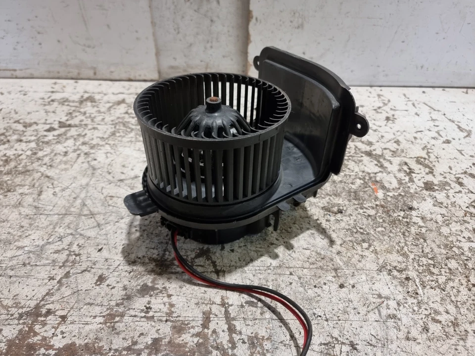 Renault Clio Calentador Soplador Motor y Ventilador Rueda Conjunto 1.4 16V Gasolina 2004 MK2 OEM Foto 2 de 4