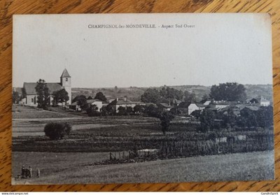 Pilz Lez Mondeville (Dämmerung) - Südwestlicher Aspekt - die Kirche im Hintergrund