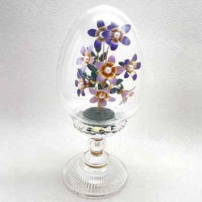 Österreichische Glaskuppel Blumenei mit lila Emaille Blumen & Perlen