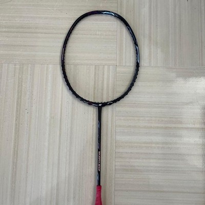 YONEX DUORA 8XP Badmintonschläger