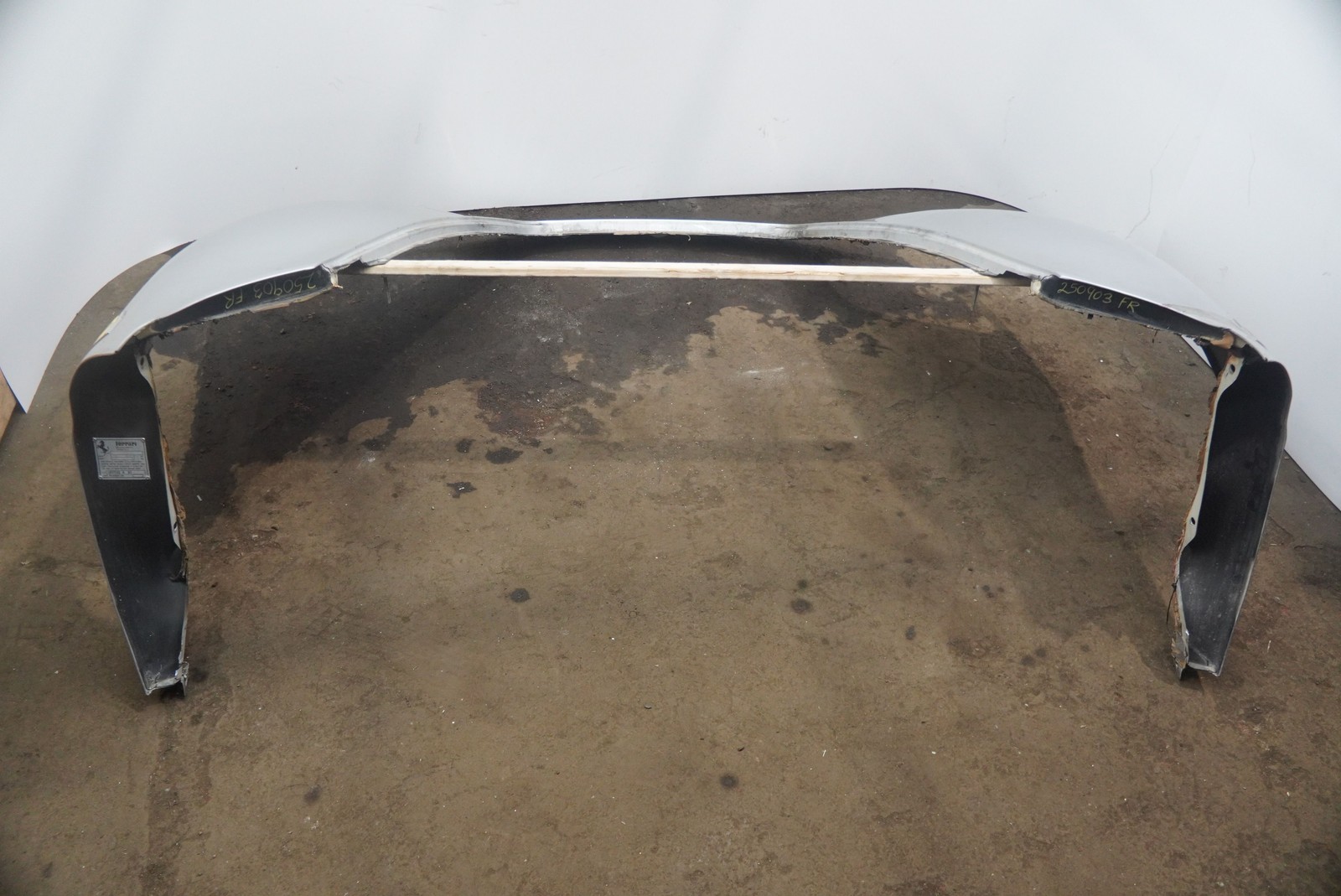 Front Fender Nose Cone Clip Wing Panel Body Shell 65392611 OEM Ferrari 360 2004