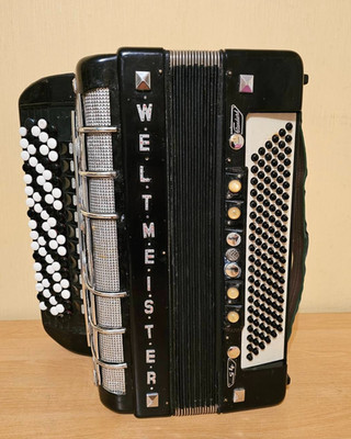 Weltmeister Button Accordion 5 Row 120 Bass Made in Germany Straps Vintage Rare
