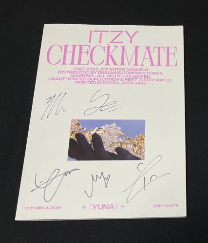 5ème mini album signé ITZY dédicacé "CHECKMATE" CD PROMO - Photo 1 sur 21