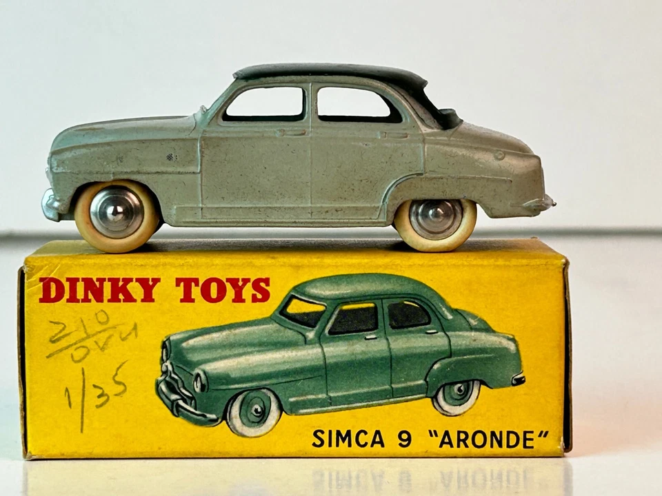 Dinky No. Sedán Simca 9 Aronde 24u con caja original Foto 2 de 4