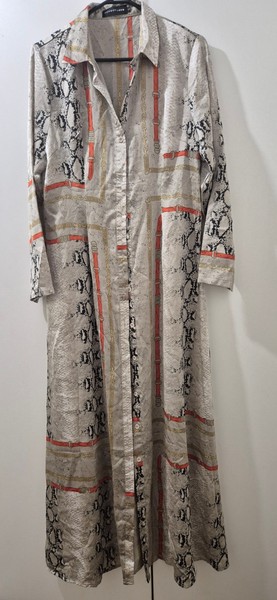 Hijabistahub shirt maxi dress size L will fit 12