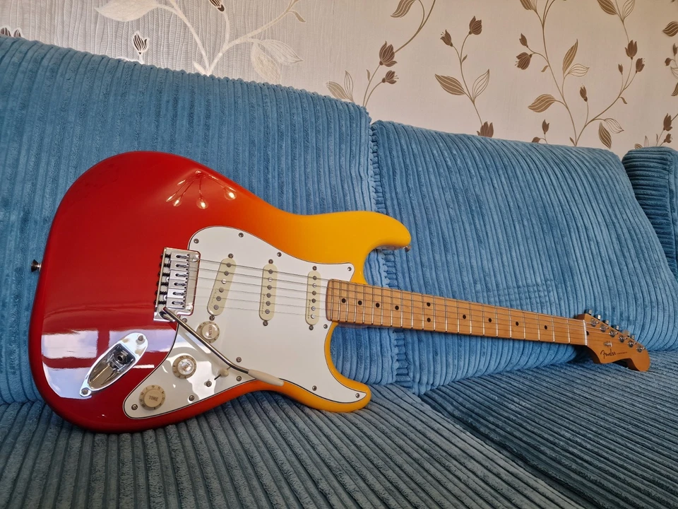 Fender Player Plus Stratocaster Tequila Sunrise Maple Fingerboard - 2021 model, photo 3 of 5