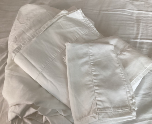 Peacock Alley Cotton 4 Piece Sheet Set + PillowCases Queen White Hemstitch