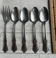Oneidacraft Deluxe CHATEAU Stainless 4 Teaspoons and 1 Salad Fork Satin