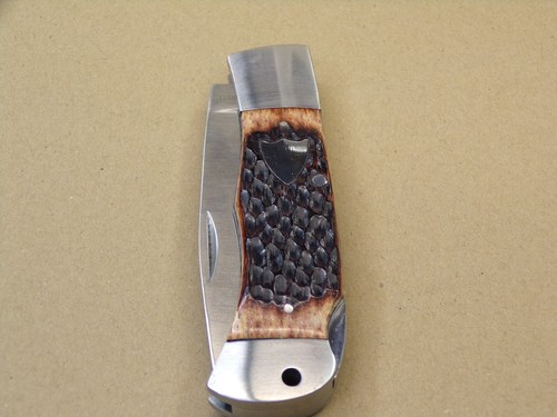 VINTAGE A.G. RUSSELL LOCKBACK FOLDING HUNTER W/ JIGGED BONE - NEW OLD STOCK ! - Picture 7 of 13