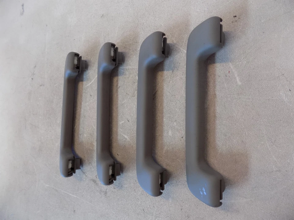 04-10 Audi A8 Quattro Juego de 4 manijas de agarre de techo delantero/trasero izquierdo/derecho OEM Foto 2 de 4