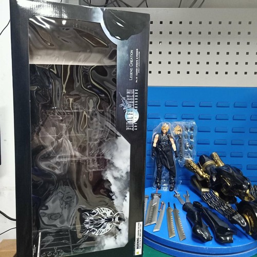 Gioco Final Fantasy VII Cloud Strife Modellino Moto Fenrir Wolf In Scatola - Foto 8 di 9