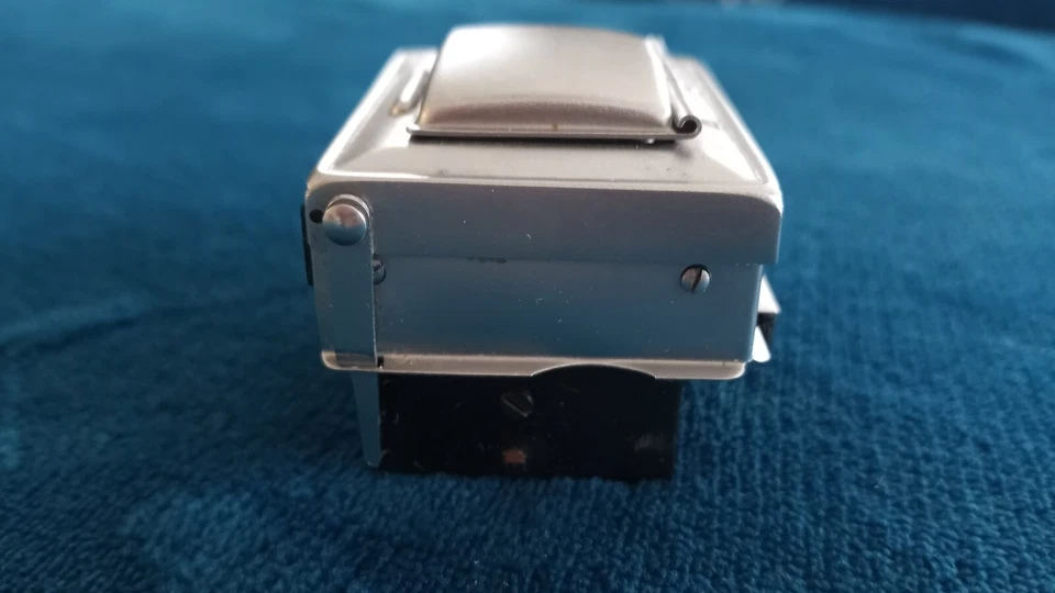 VINTAGE  IHAGEE DRESDEN WAIST LEVEL CAMERA VIEWFINDER MADE IN GERMANY. - Image 3 of 4