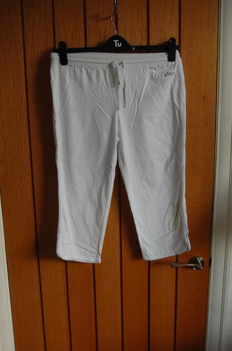 ASICS WOMAN COLLECTION  CROPPED PANTS SIZE LARGE - Picture 1 of 2