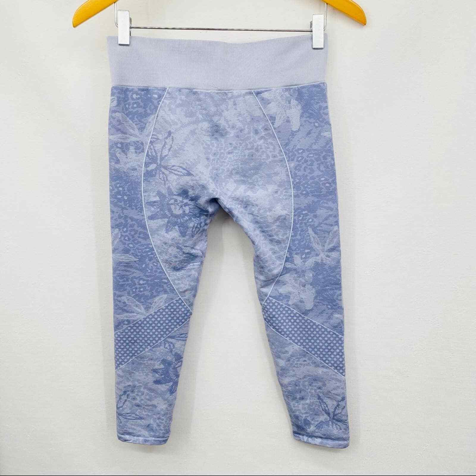 Fabletics Purple Blue Lavender Patterned Crop Leg… - image 2