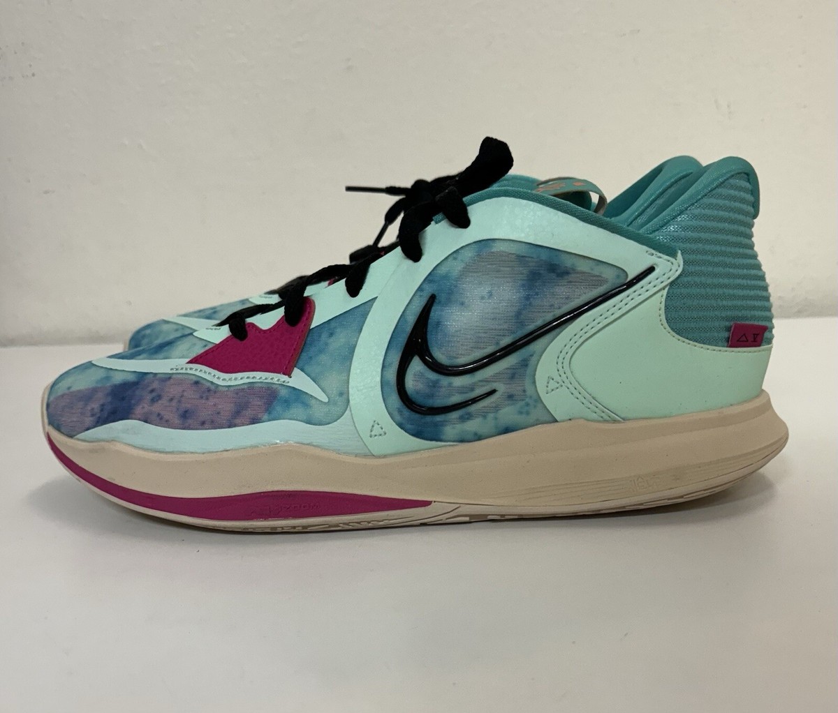 Nike Kyrie Low Community Mens Sz 12 Multicolor Basketball Shoes