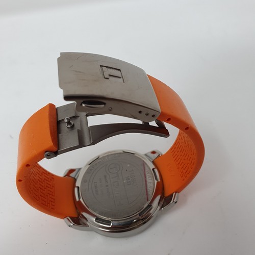 TISSOT T-Touch II Watch Orologio Uomo Cassa In Titanio Arancio Pieghevole - Foto 3 di 5