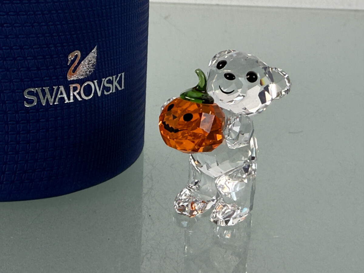 Swarovski Figurine 5223252 Kris Bear Halloween 4.2cm. Original