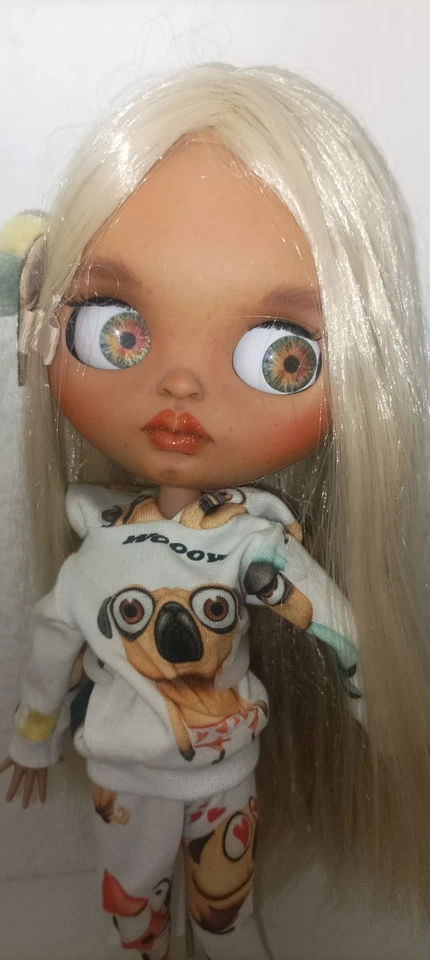 OOAK Blythe Custom Doll Handgefertigte Puppe mit Outfit  - Bild 2 von 4