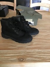 Timberland boots youth 4.5 black NIB Damaged box