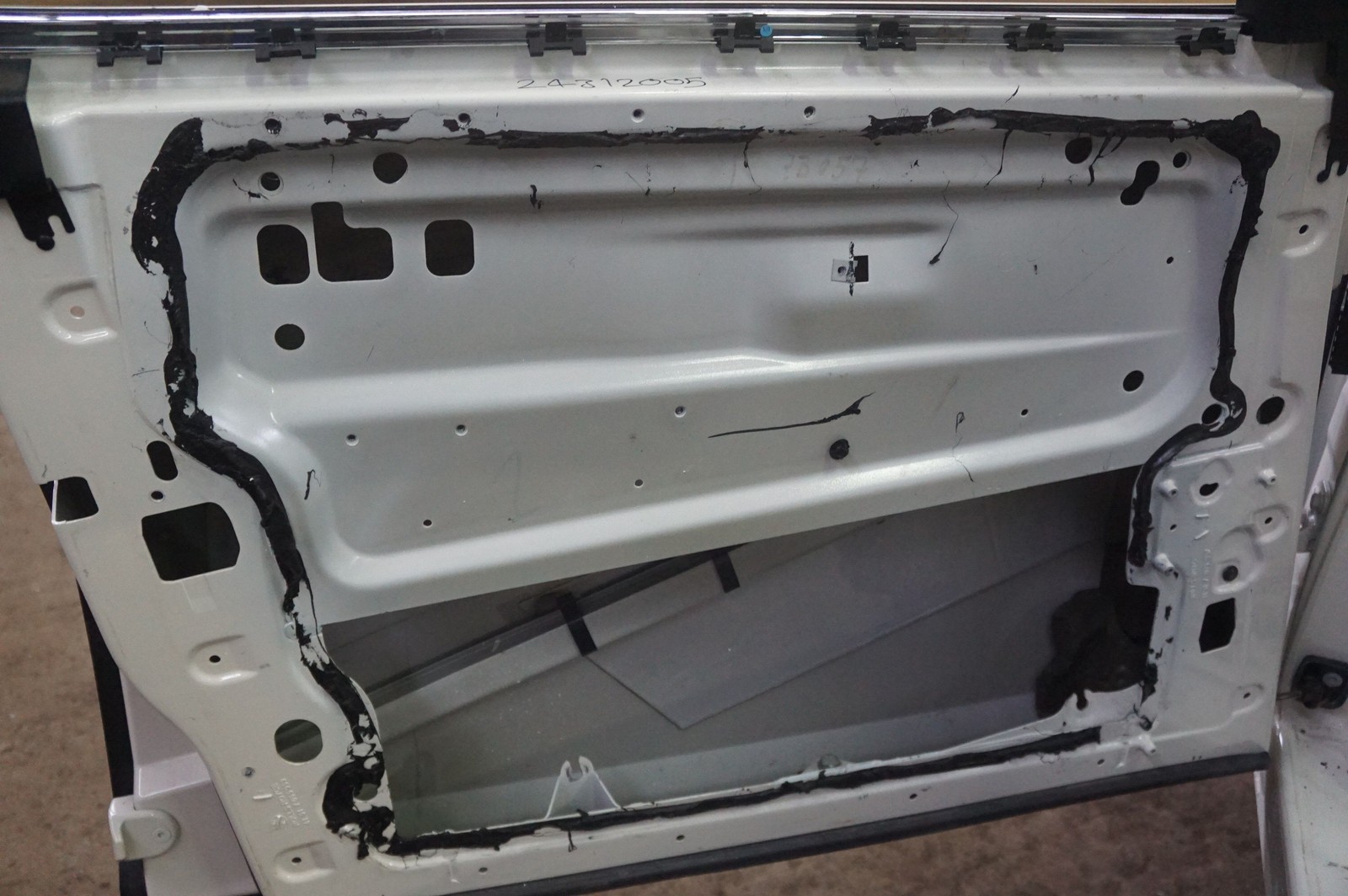 Front Left Door Shell White (r29) OEM 41517196671 Rolls Royce Phantom Vii 2006
