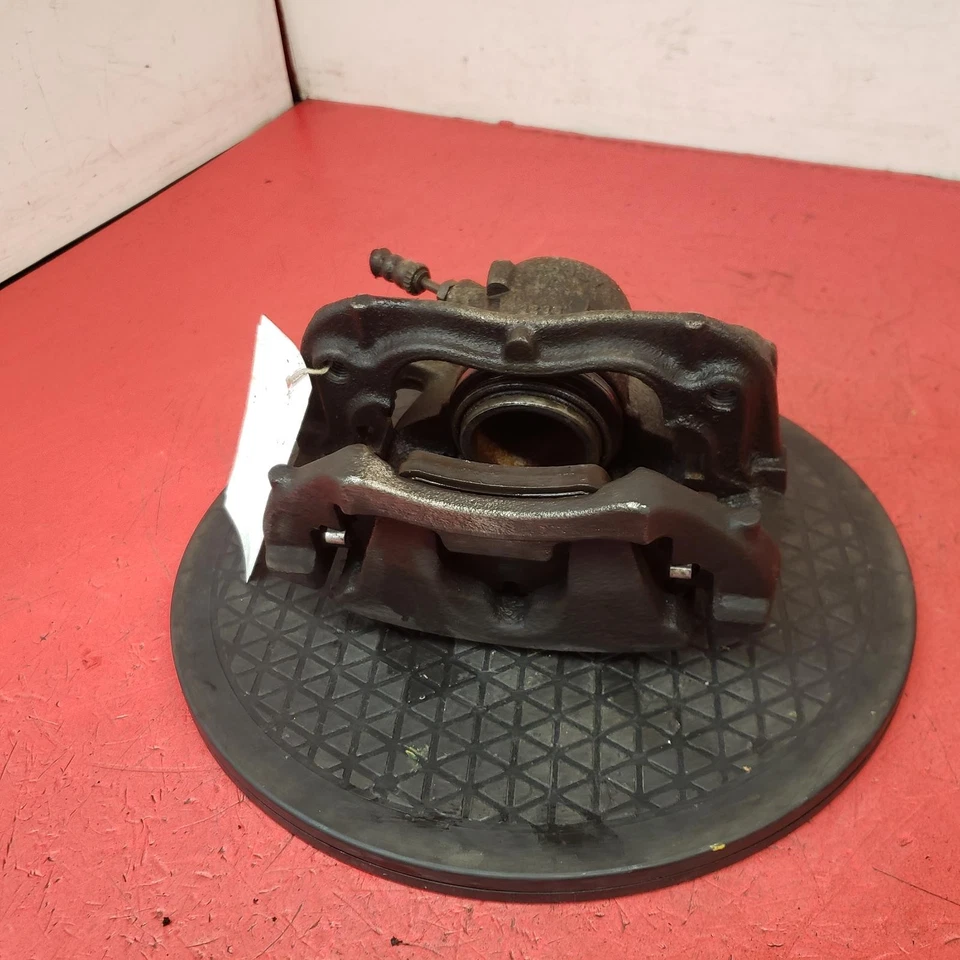 MINI F54 NEARSIDE FRONT BRAKE CALIPER 2019 2.0L PETROL B48A20M1 (B48A20A) - Image 2 of 4