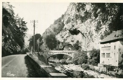 DINGY SAINT CLAIR card Roman Way and the Dingy Parade