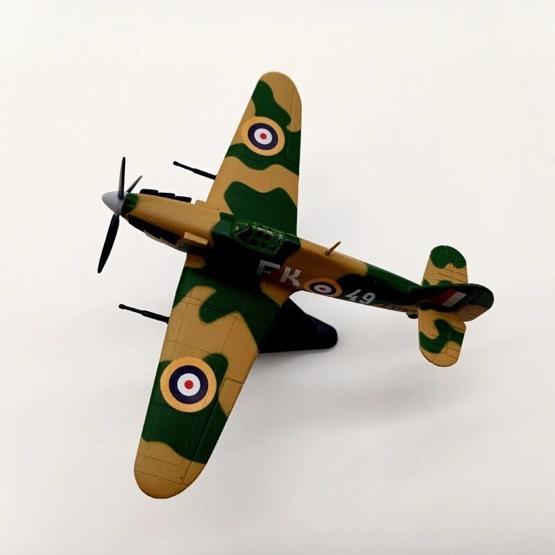 1:100 WWII RAF Hawker Hurricane MK.II Fighter Model Diecast Military Collection - Image 4 of 4