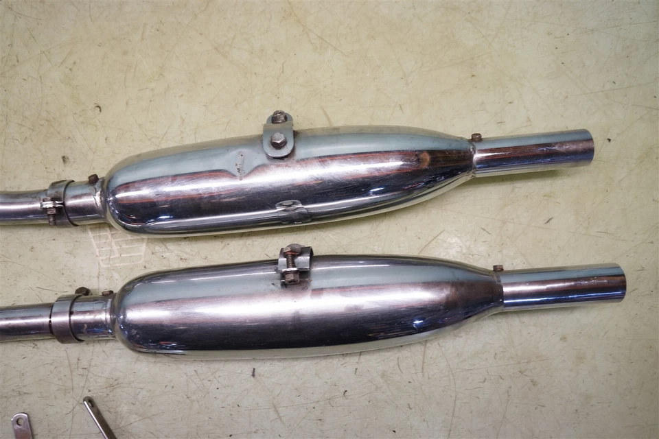 1968 Triumph TR6 T120 R Bonneville 650 T120V TR6R *2839 Exhaust Pipes Mufflers  - Image 4 of 4