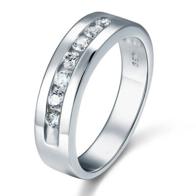 Anillo en plata de 1ª ley adornado con circonitas