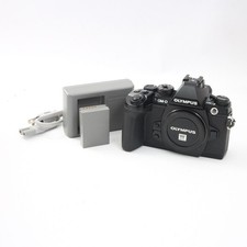 OLYMPUS OM D E M1 Black Shutter count 8640