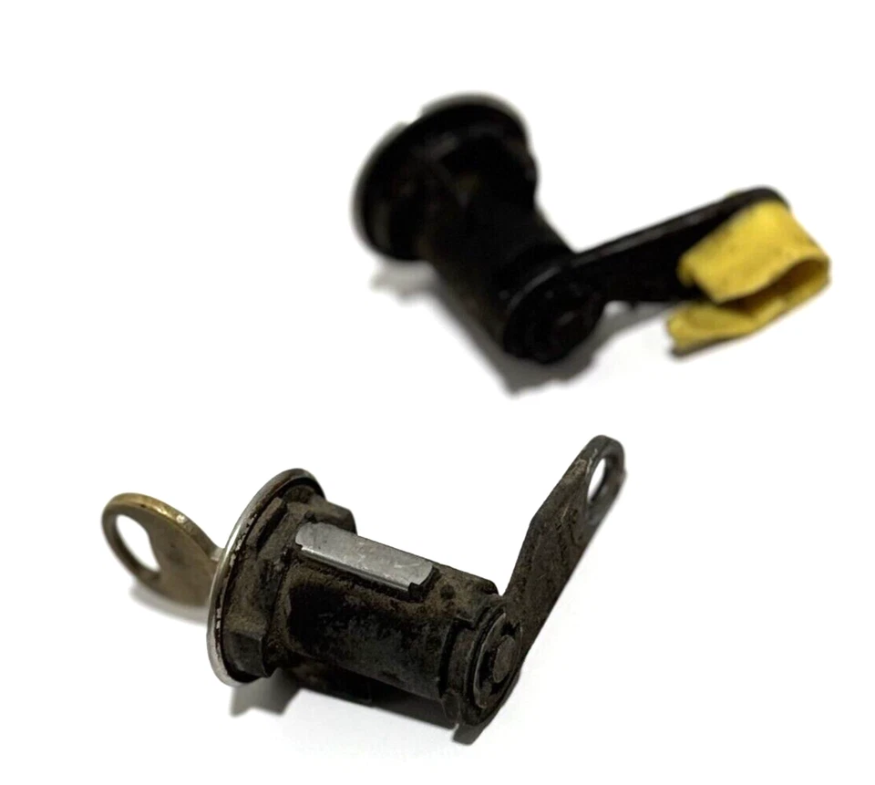 1980-1996 Ford F150 F250 F350 Door Lock Cylinder Left Right Pair w/ Key OEM - Image 3 of 4