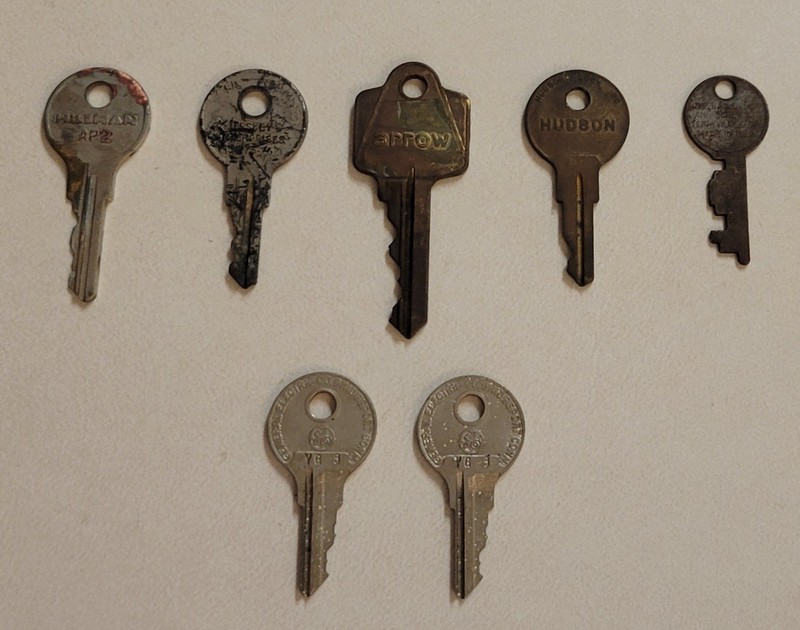 7 VTG KEYS HILLMAN TESKEY ARROW HUDSON EAGLE & PAIR OF GE GENERAL ELECTRIC KEYS