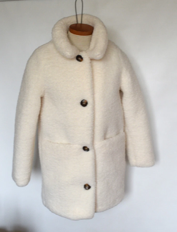 Zara Kids lightweight White to Cream soft faux fur coat Size 11/12 ( 152 cm) - Image 2 of 4