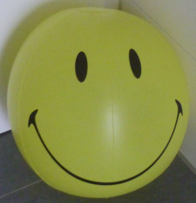 Seltener grosser gelber WASSERBALL von Sunnylife, D = 57cm / 22'' flach