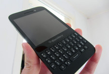 BlackBerry Q5 Smartphone - Untested - Great Condition