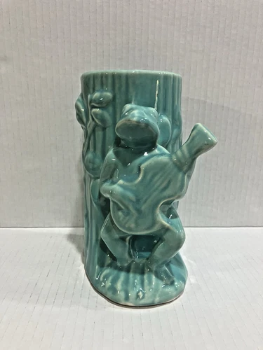 VINTAGE SHAWNEE  RARE TEAL  FROG PLAYING GUITAR  VASE EXCELLENT CONDITION