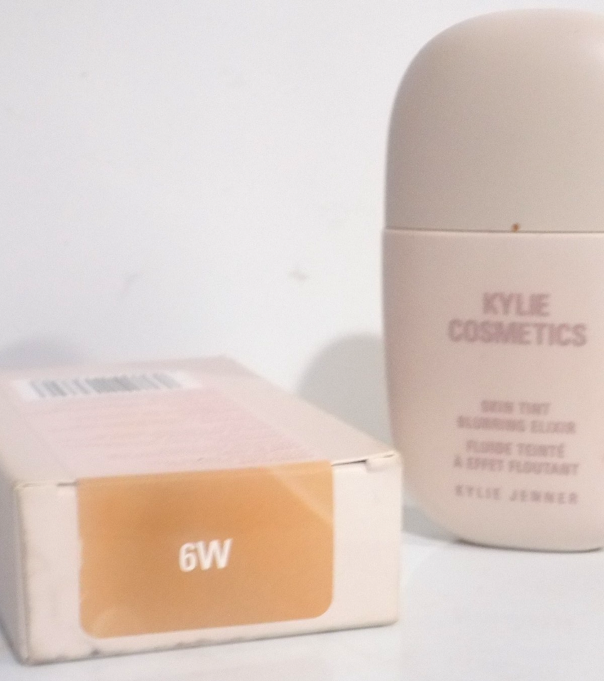 NEW~Kylie Cosmetics Skin Tint Blurring Elixir 