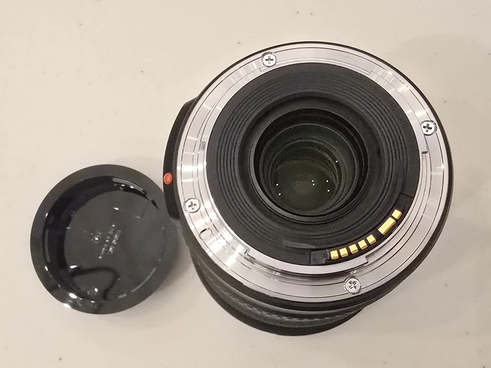 Canon EF 24-105mm f/3.5-5.6 IS Lens & Front & Rear Caps & Hoya Lens A+ Condition - Image 4 of 4