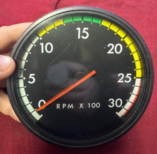 Freightliner COLUMBIA RPM Gauge - P/N: 8270943-000 2246508000