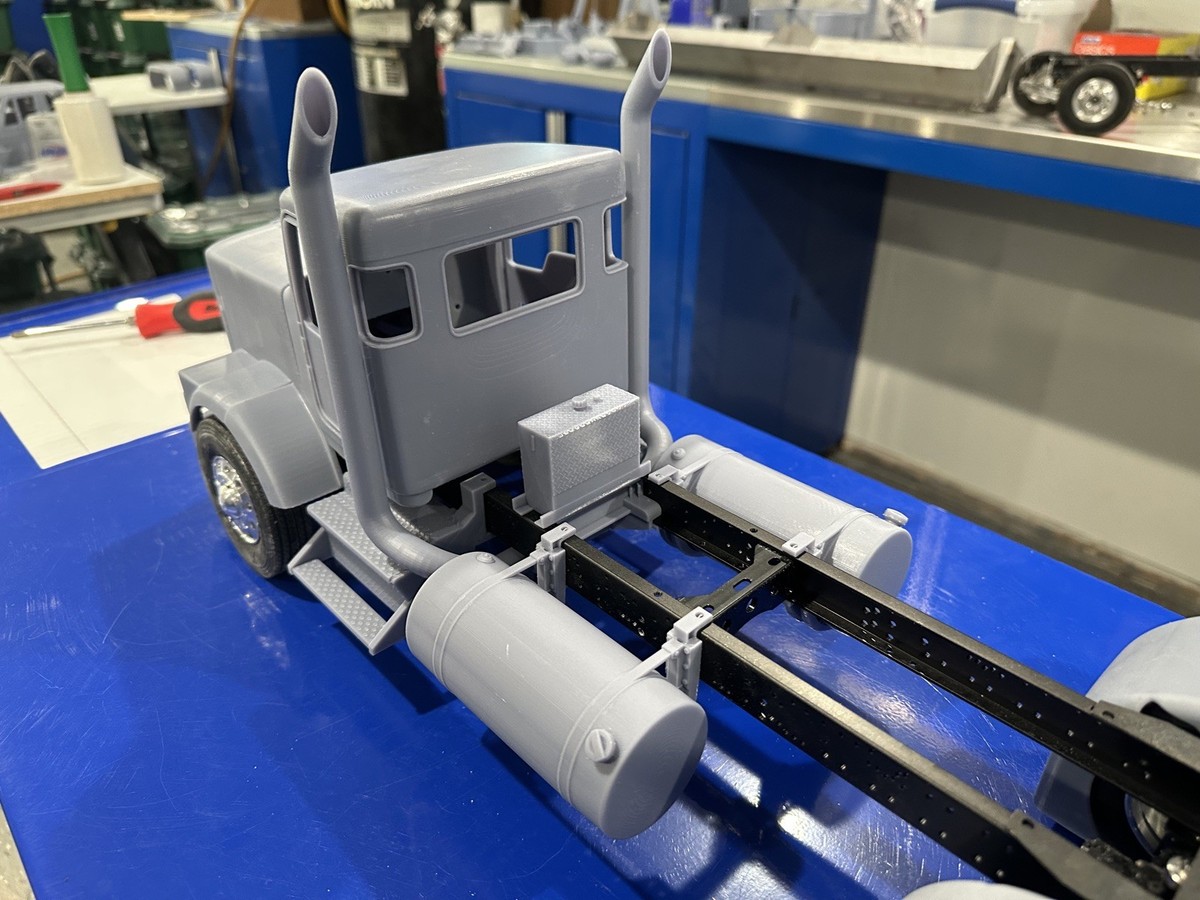 Kit Decorativo Di Loghi E Scritte Per Personalizzare Camion Tamiya 1/14 King Hauler O Kenworth