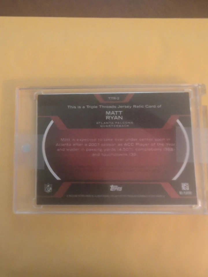 Parche reliquia Matt Ryan Topps Triple Threads 2008 rojo novato RC #4/17 Falcons Foto 2 de 2