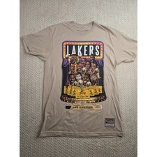 Los Angeles Lakers Collecting and Fan Guide 48