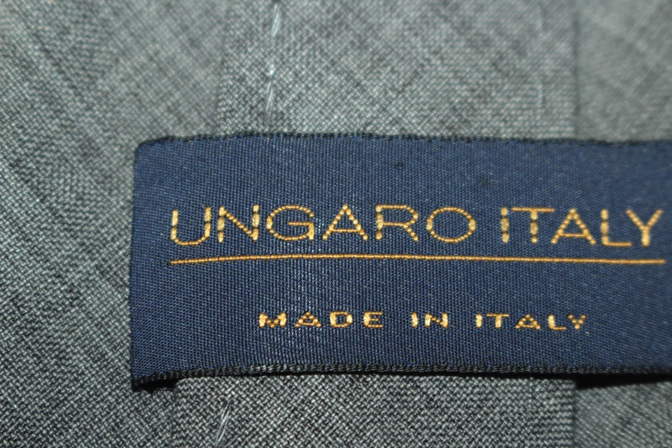 Corbata de seda acolchada UNGARO hecha en Italia F68112 Foto 4 de 4
