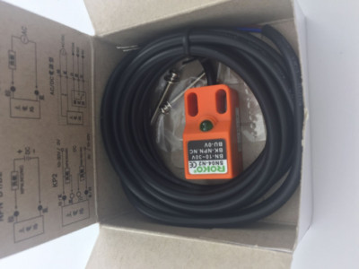 1PC New Roko SN04-N2 SN04N2 Proximity Sensor Brand Free Ship