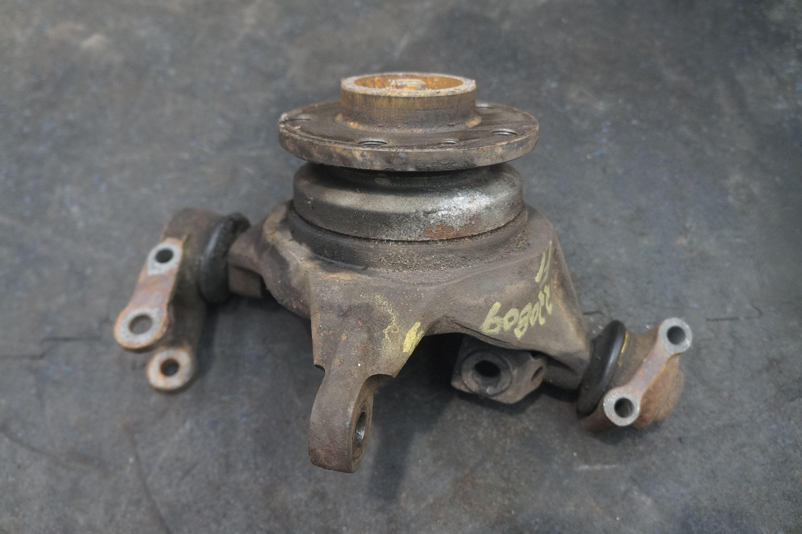 Front Right Spindle Knuckle Hub Wheel Bearing OEM Ferrari Mondial 1982