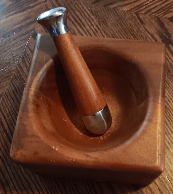 Bonjour Mortar Pedestal